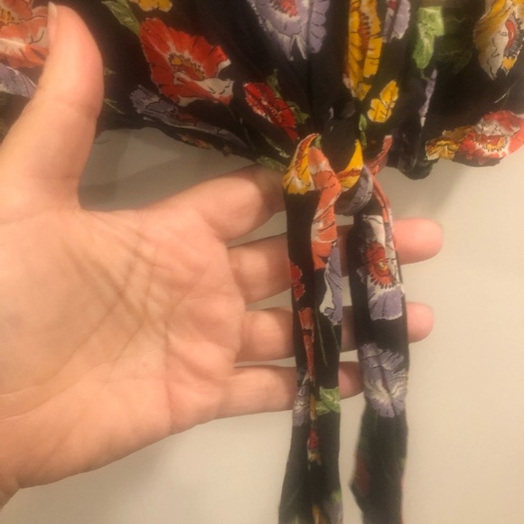 Light Floral All Year Top - Picture 2 of 4